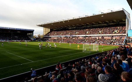 令球迷们和 令球迷们和